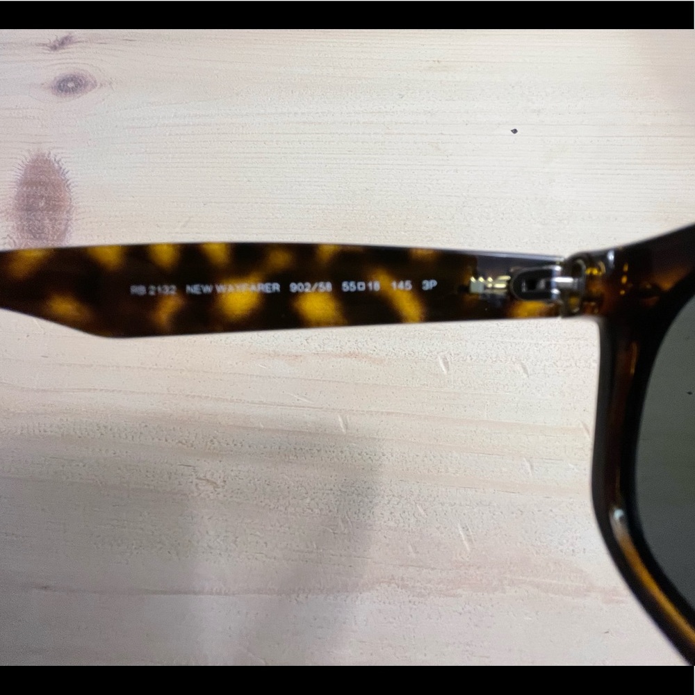 Ray•Ban Sunglasses - Picture 3 of 4